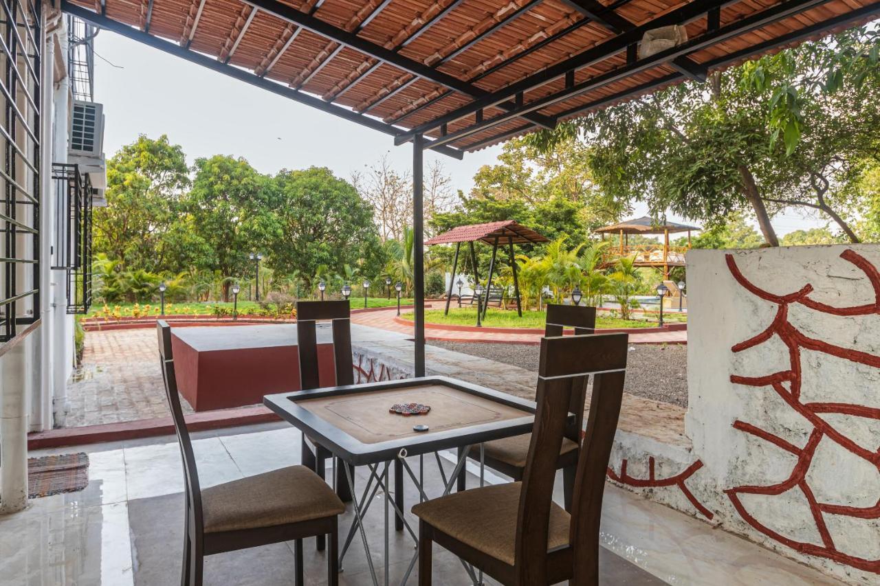 Saffronstays Riverfront Manor, 5-Bdr Pool Villa By Pej River Карджат Экстерьер фото